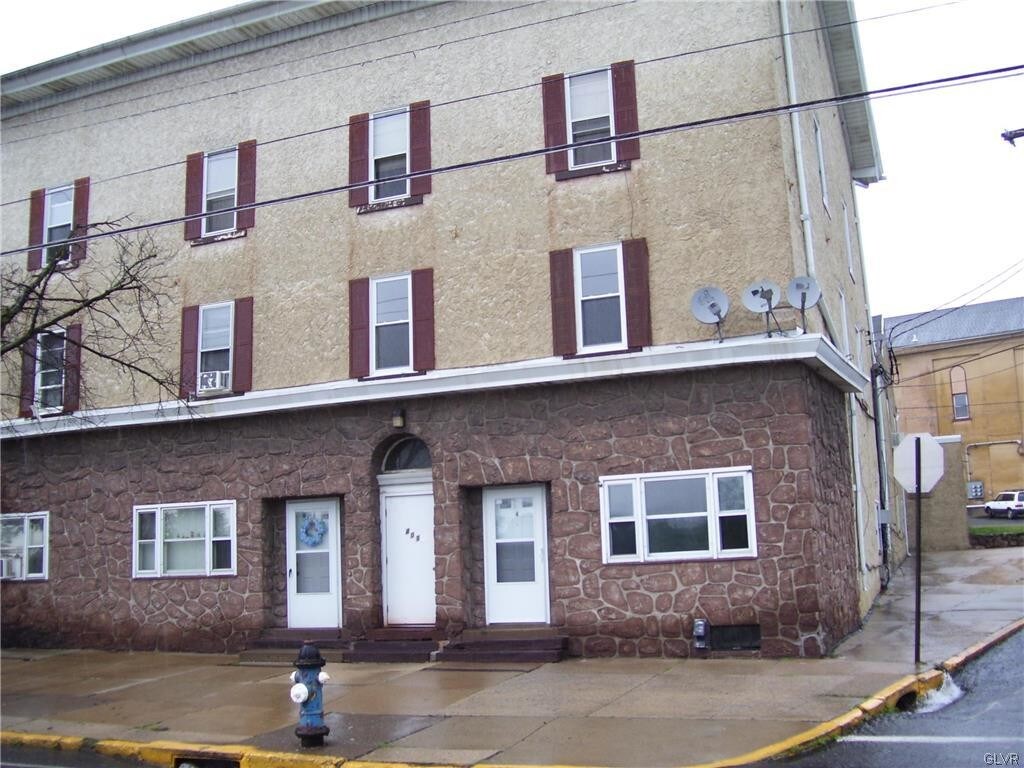 401 Front St Unit 4, Catasauqua, PA 18032 Apartment for Rent in