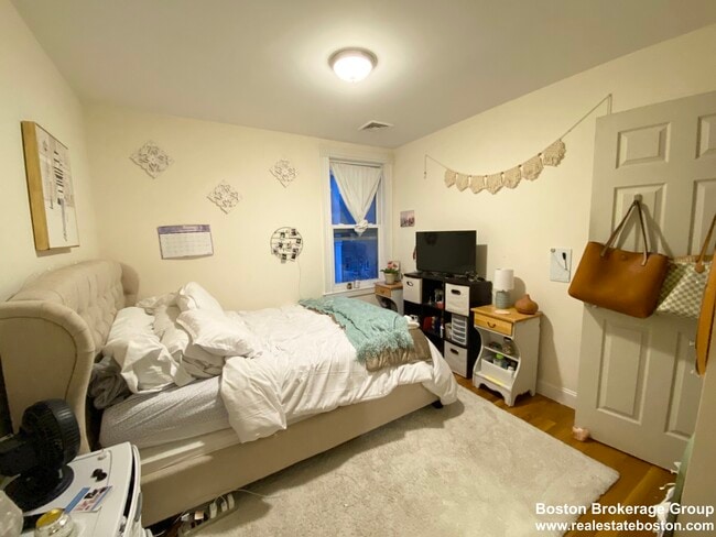 Building Photo - 5 Oswald St