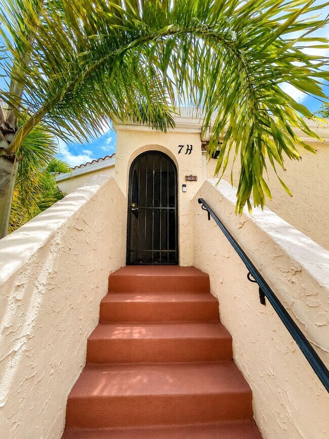 Foto del edificio - FOR RENT – STUNNING 2 BEDROOM / 2 BATH CONDO IN BRADENTON