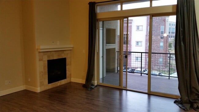 Foto del edificio - 305 Inverness Way S
