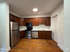 Building Photo - 404 N Sycamore St