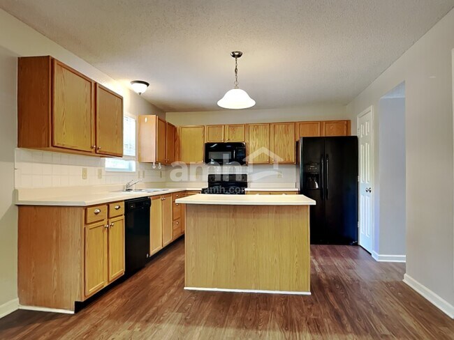 Foto del edificio - 1178 Oak Leaf Rd