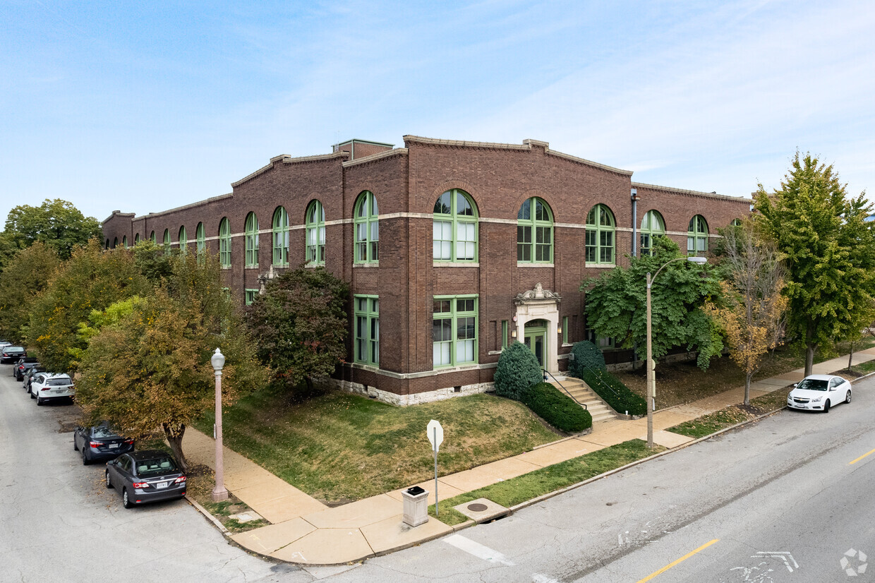 Primary Photo - Crown Loft Condominiums