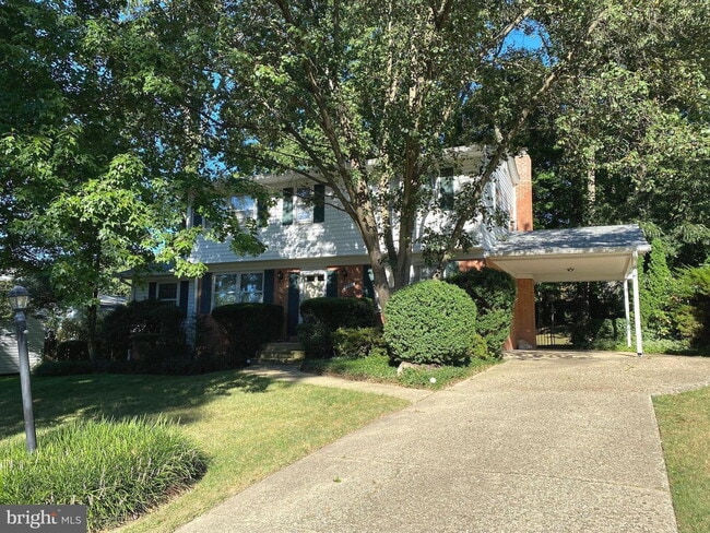 Photo - Elegant Living and Convenient Location Define This Home