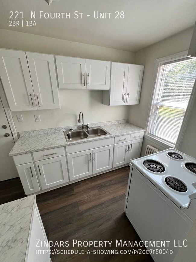 Foto del edificio - Newly Renovated 2 Bedroom 1 Bathroom Apart...