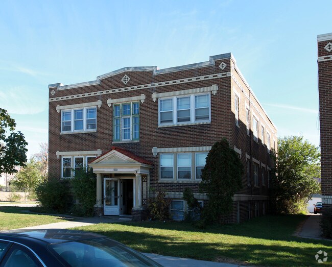 Building Photo - 3711 Columbus Ave