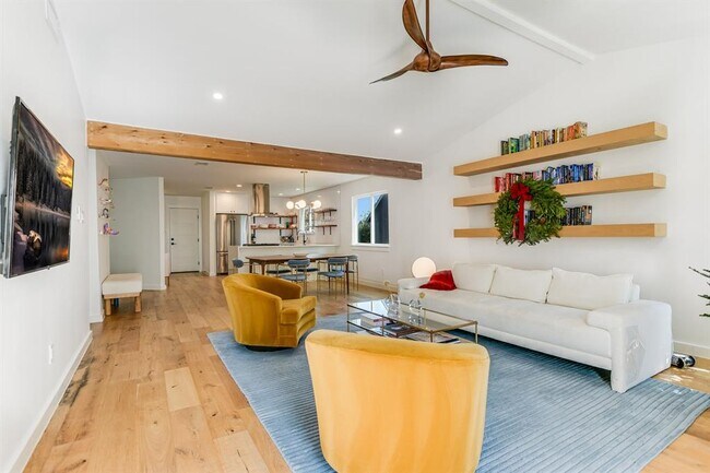 Foto del edificio - 3705 Alexandria Dr