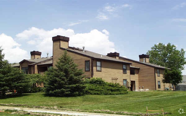 Primary Photo - Garden Apartments