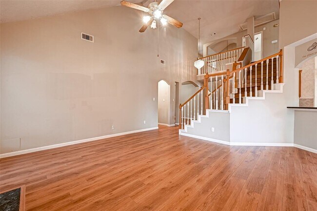 Building Photo - 10838 Tryon Dr