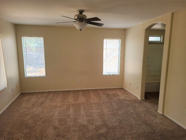 Building Photo - NEW RIVER RANCH IN PEORIA!