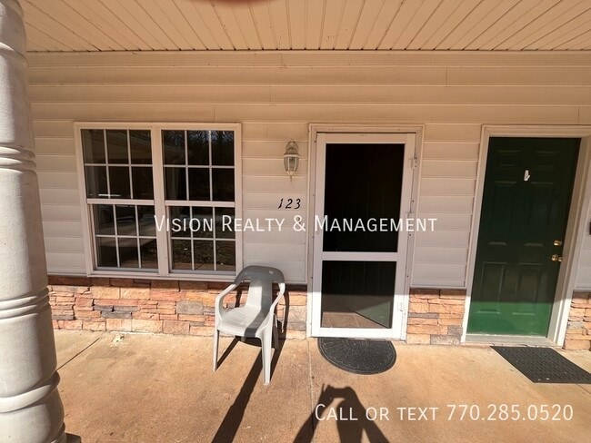 Building Photo - 123 Kaiser St