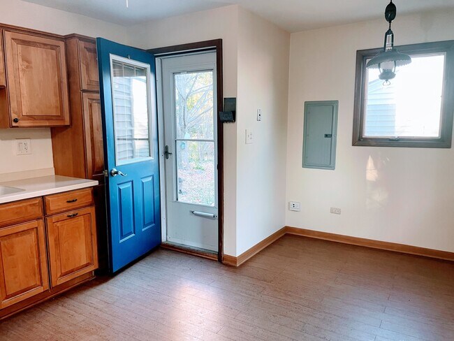 Foto del edificio - 2110 Swan Ln