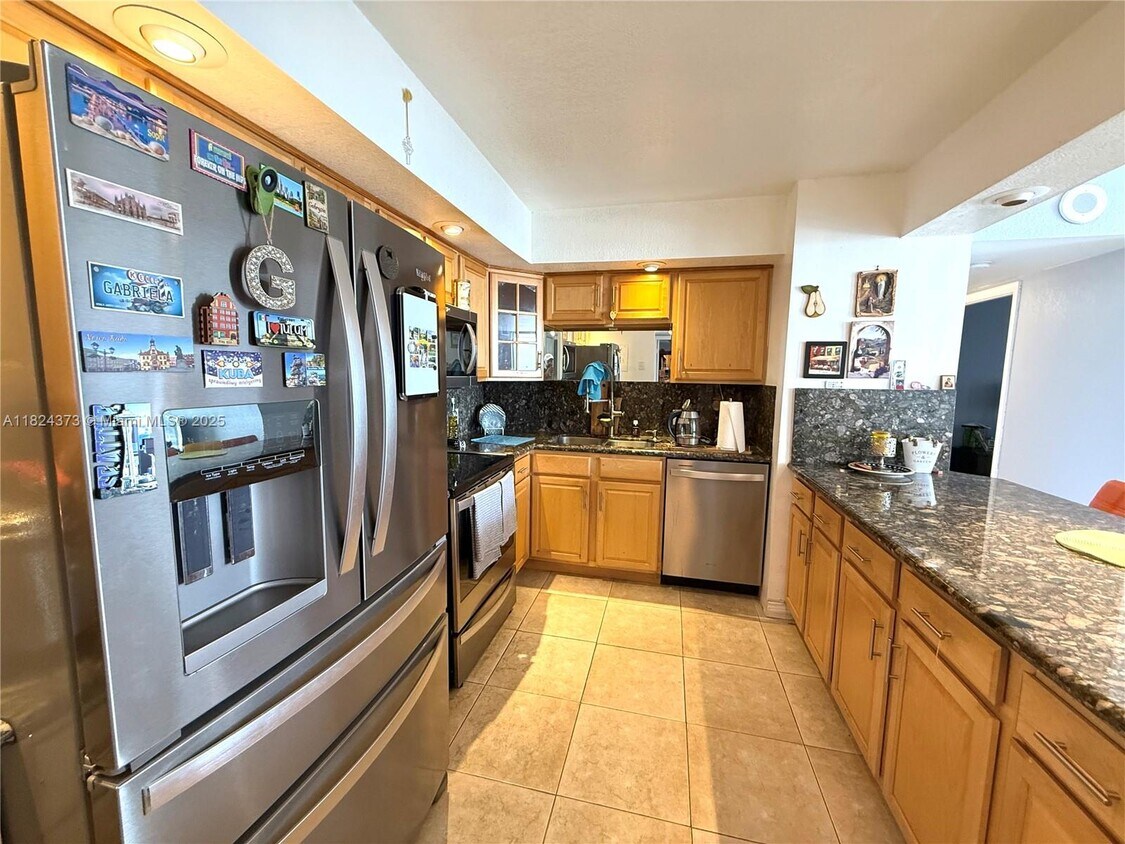 Primary Photo - 2851 NE 183rd St