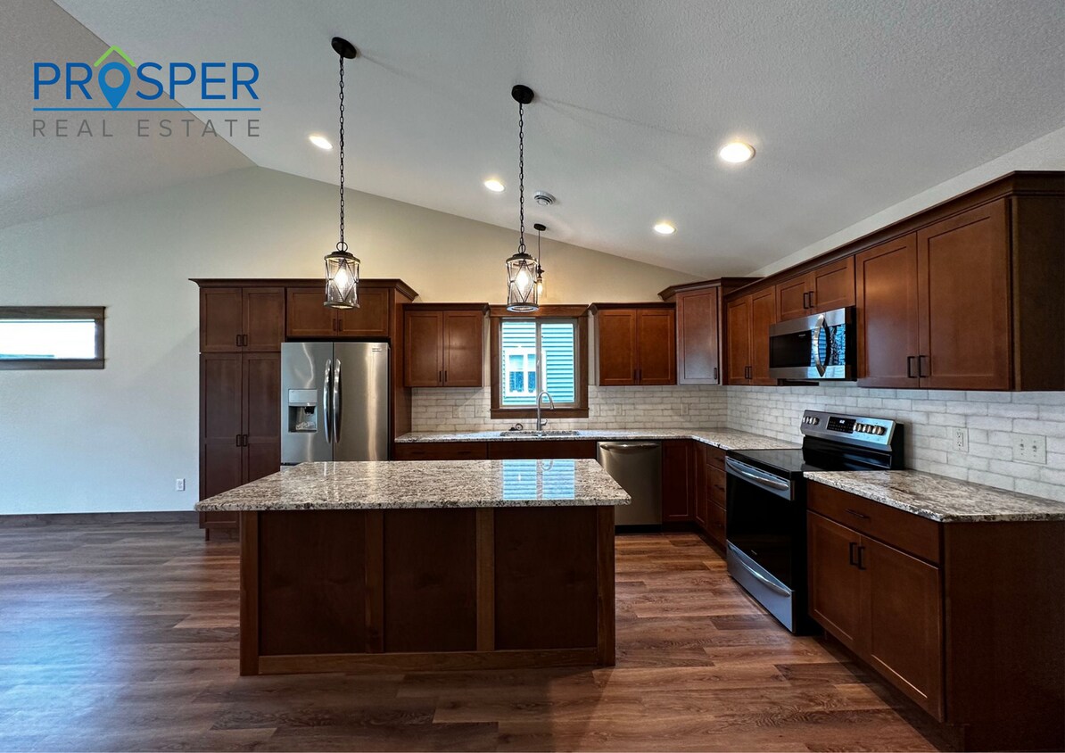 Foto principal - Charming 2-Bedroom, 2-Bathroom Apartment i...