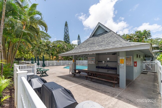 Building Photo - 2 Bed 1 Bath 1 Parking in Gardens At Launa...