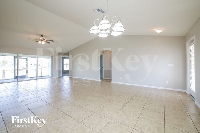 Foto del edificio - 2207 NW 6th Pl