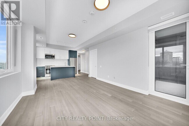 Photo du bâtiment - 664-664 Spadina Ave.