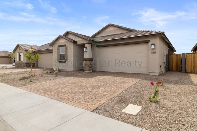 Building Photo - 10165 W Vale Dr