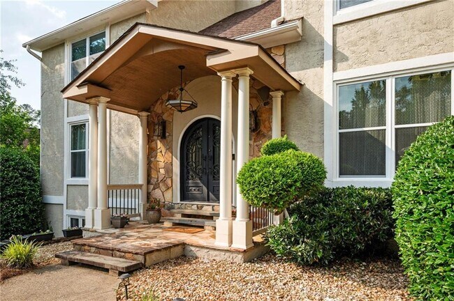 Building Photo - 2917 Ashebrooke Dr NE