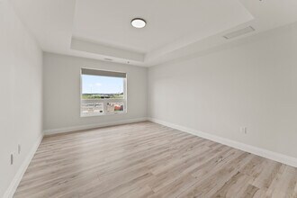 Building Photo - Trinity Gate - 4755 Walker Rd