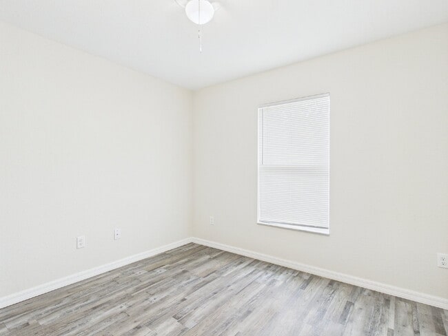 Building Photo - Modern 3/2 Home for Rent in Ocala – Move-I...