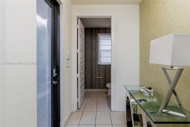 Foto del edificio - 10590 NW 78th Terrace