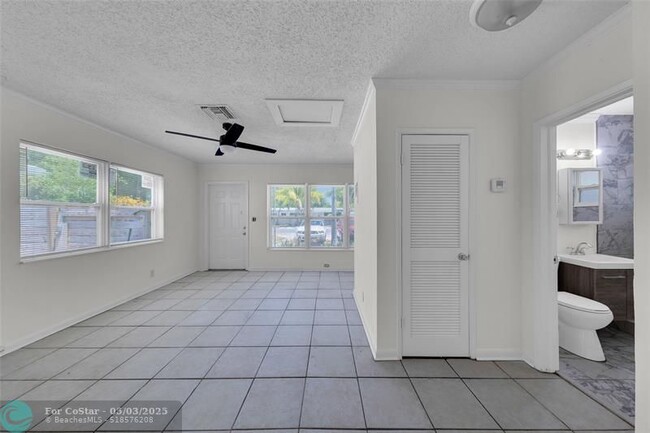Foto del edificio - 235 NE 24th Ave