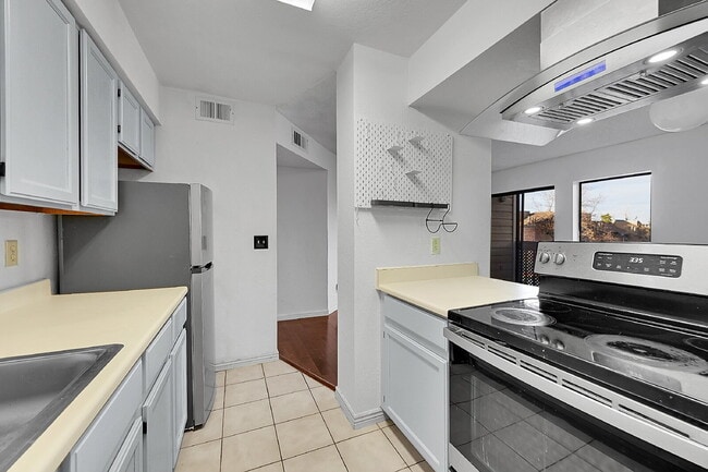 Photo - $1,495.00 - 1 Bedroom, 1 Bathroom Condo in Lakewood with Cozy Fireplace!