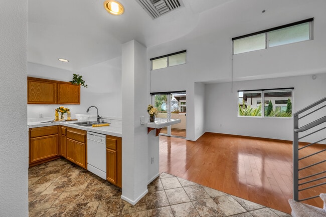 Open layout - 13200 Pacific Promenade
