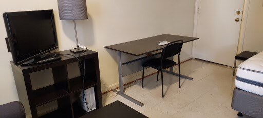 Sala de estar/Dormitorio - 331 Potomac Ave