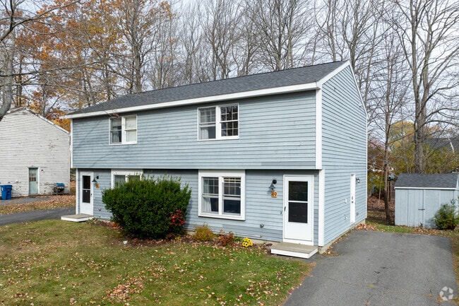 Drive way that can park three cars. - 49 Berkshire Rd Homes