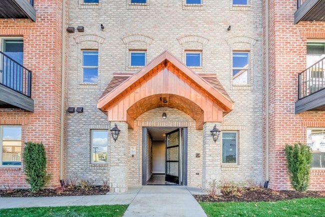 Building Photo - Park East