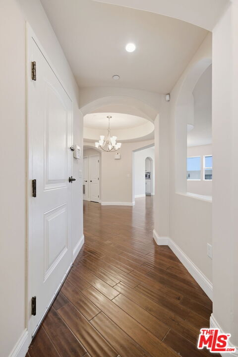 Foto del edificio - 320 S Swall Dr