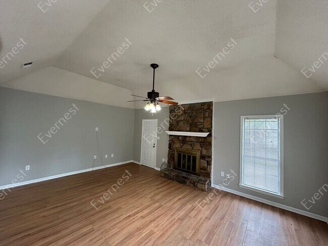 Foto del edificio - 4891 Summitridge Dr