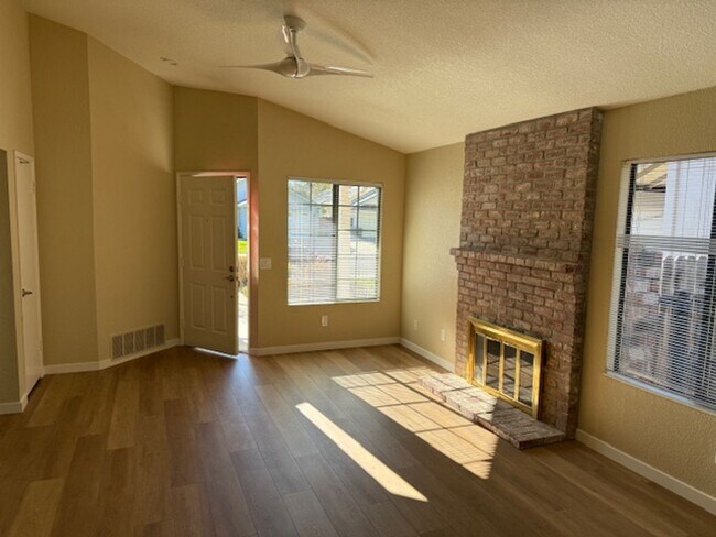 Foto del edificio - North side Vacaville single story.