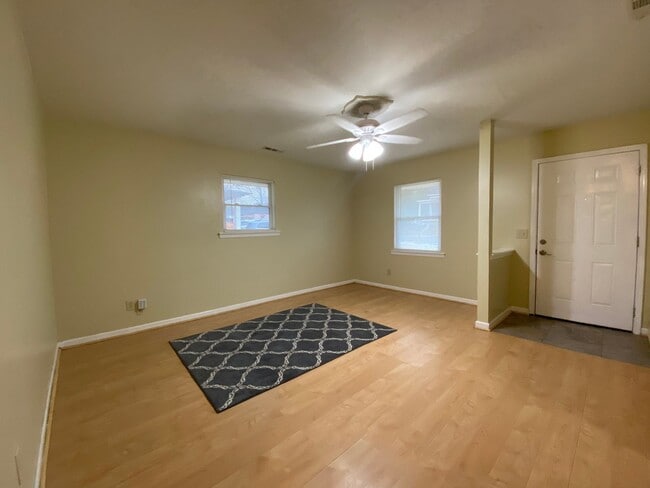 Building Photo - 303 Branham Avenue