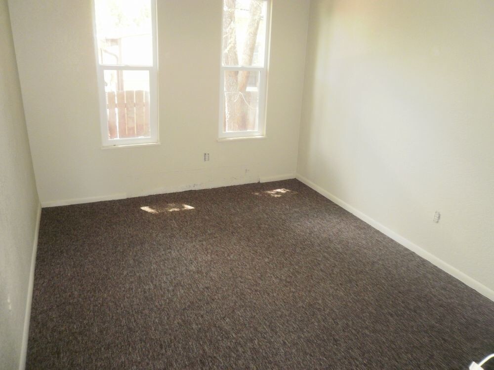 Building Photo - 1460 W 41st Ave