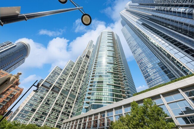 Foto del edificio - 1201 S Prairie Ave