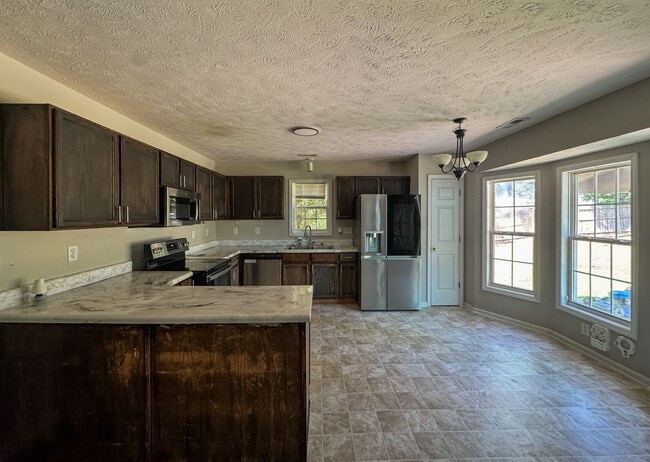 Building Photo - Charming 3 Bed 2 Bath Plus Bonus Room in Raeford