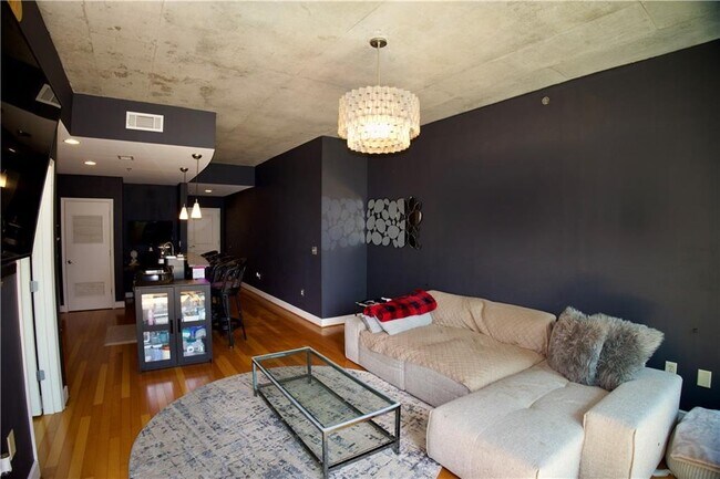 Foto del edificio - 950 W Peachtree St NW