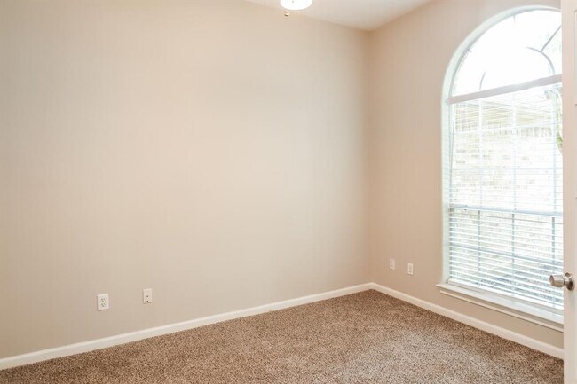 Building Photo - 3332 Jessica Ct