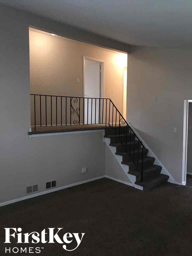 Building Photo - 6021 Spring Ln