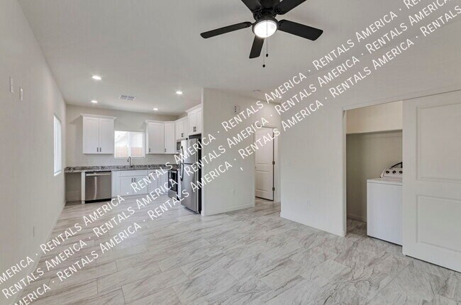 Foto del edificio - 3727 N Stone Ave