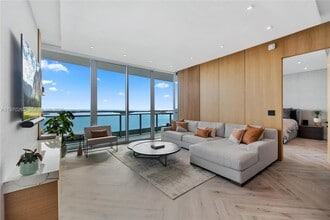 Building Photo - 1331 Brickell Bay Dr