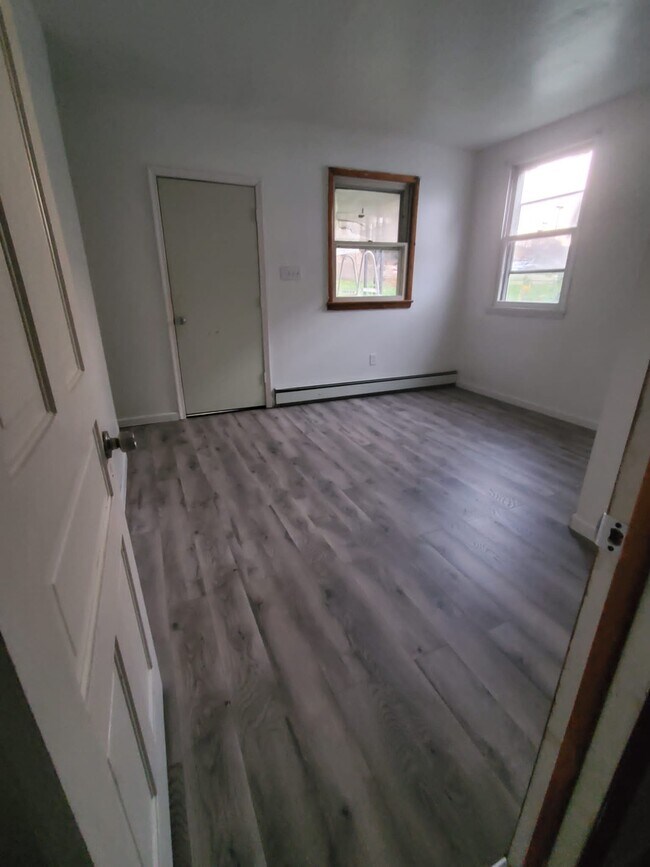 35 N Sherman St, Wilkes Barre, PA 18702 Townhome Rentals in Wilkes Barre PA