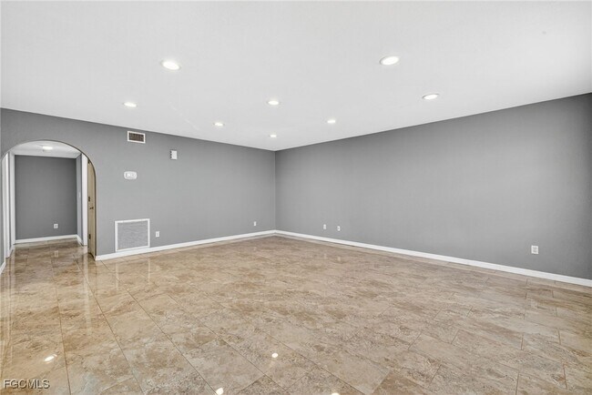 Foto del edificio - 1303 SW 16th Terrace