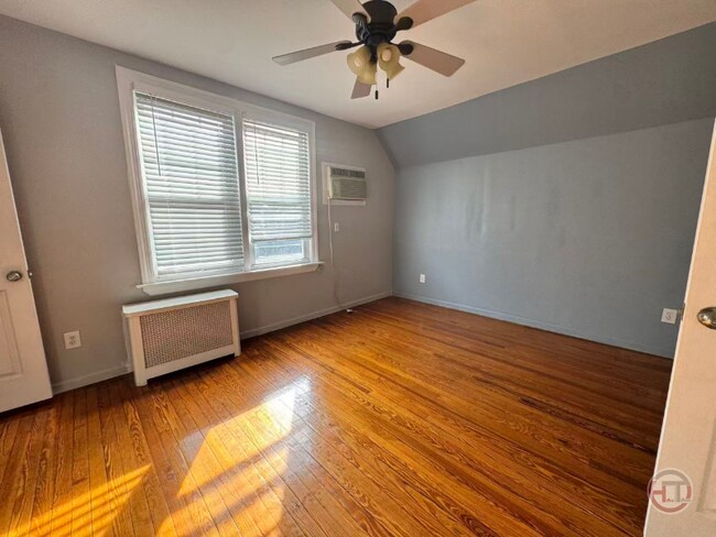 Building Photo - 1119 Stadium Ave