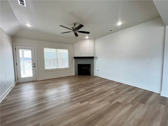Building Photo - 682 Kayla Maria St