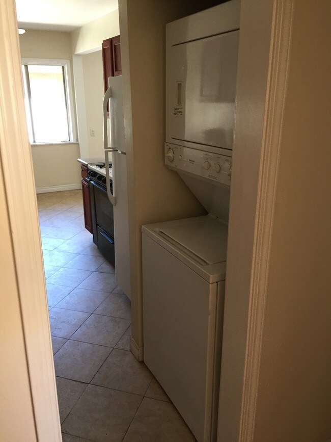 Foto del edificio - 3344 Bagley Ave