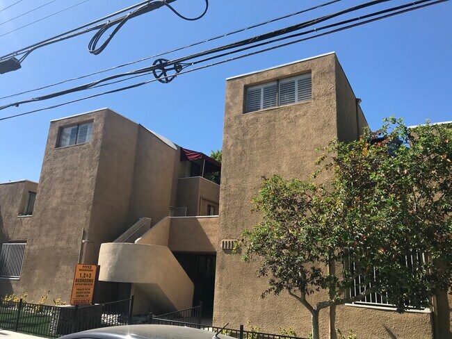 Foto del edificio - 11113 Moorpark St